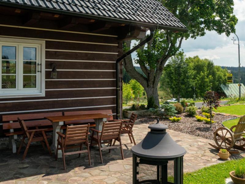 Poloroubenka Filipova Hut 1 10