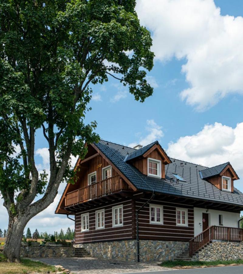 Poloroubenka Filipova Hut 1 11