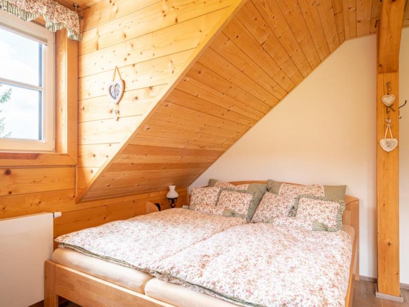 Poloroubenka Filipova Hut 1 14