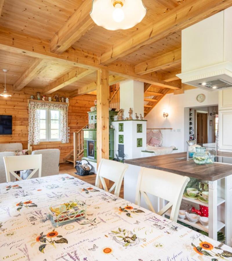 Poloroubenka Filipova Hut 1 16