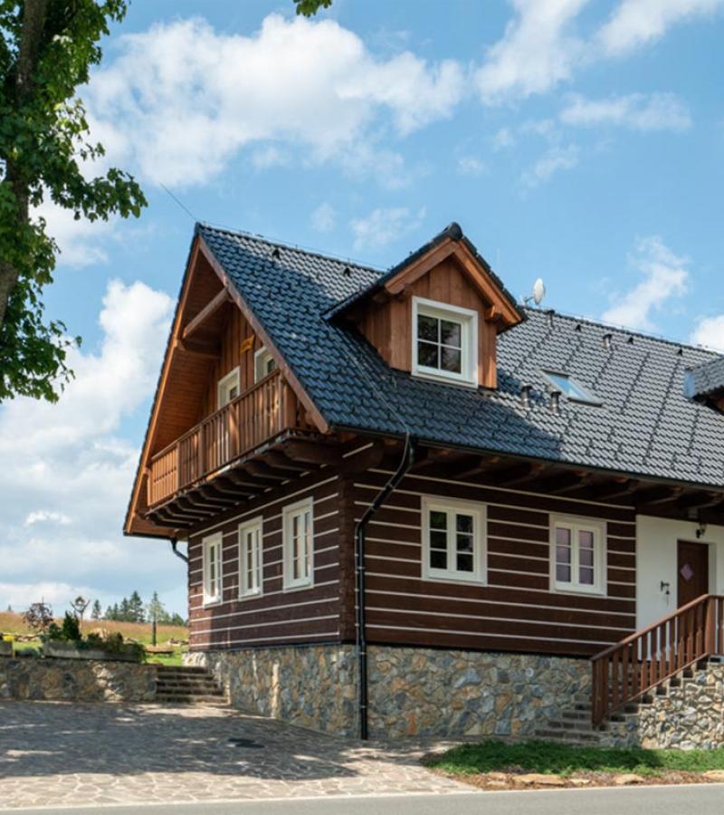 Poloroubenka Filipova Hut 1 2