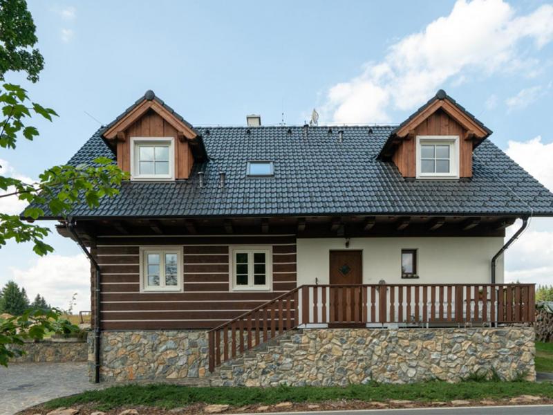 Poloroubenka Filipova Hut 1 3