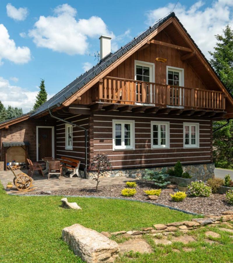 Poloroubenka Filipova Hut 1 6