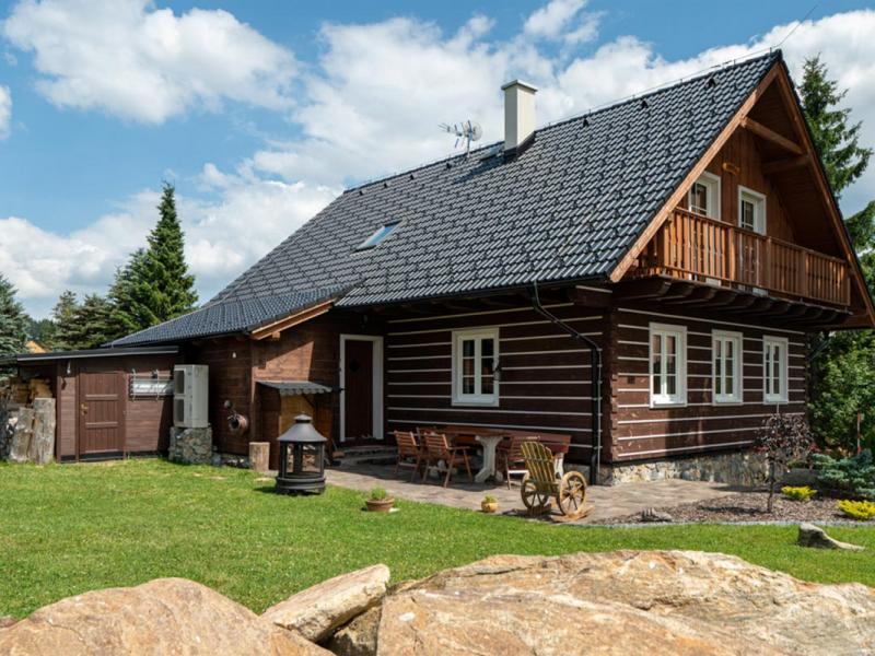 Poloroubenka Filipova Hut 1 8